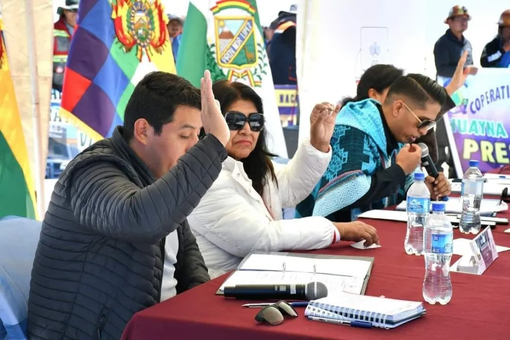 La Sesión se llevó adelante en Uyuni, Potosí. Foto: Senado Bolivia