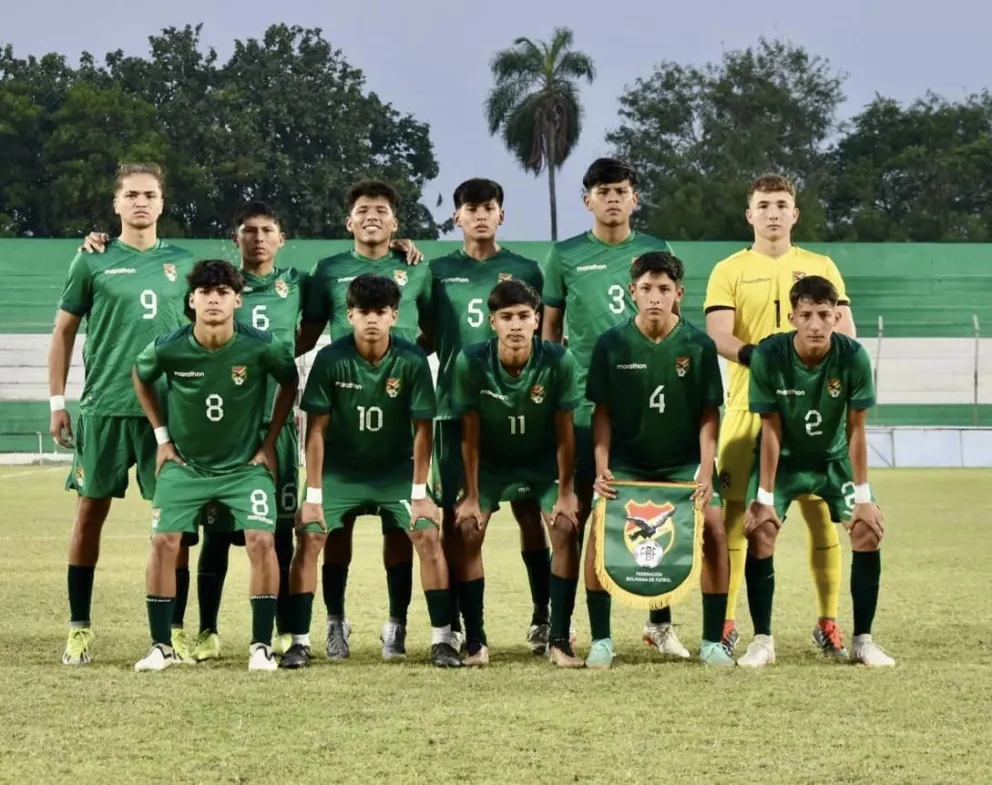 Formación Sub-15 que hace unas semanas disputó un amistoso con Chile en Montero. Foto: FBF