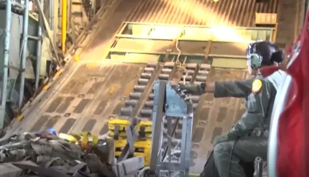 Especialistas realizaron el bombardeo de nubes en los municipios cruceños de Concepción y Ascensión de Guarayos. Foto: Captura de un video de Defensa Civil