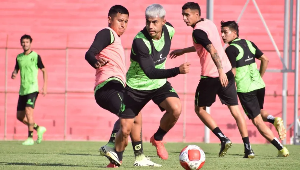 Práctica de fútbol de Real Tomayapo en Tarija previo al partido de este viernes contra Real Santa Cruz. Foto: Real Tomayapo. 