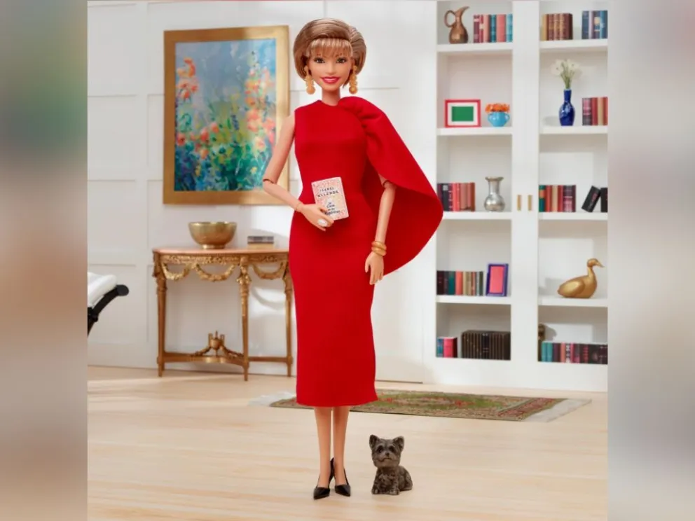 La Barbie inspirada en la escritora chilena Isabel Allende. Foto EFE