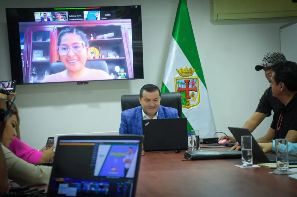 Las dos autoridades de Santa Cruz y El Alto, este viernes. Foto: Prensa alcaldía de Santa Cruz 