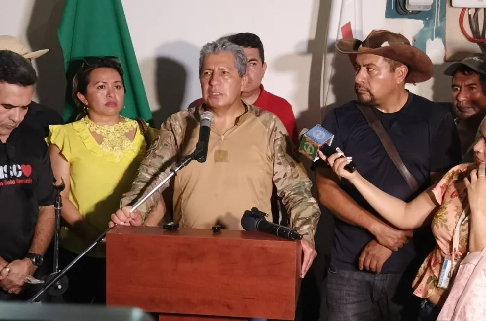 El ministro de Defensa, Edmundo Novillo, se dirige a los medios de comunicación. Foto: Ministerio de Defensa