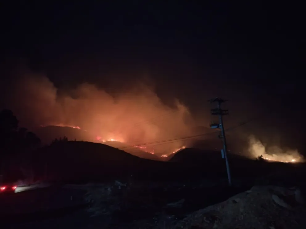 Incendio se cerca de Epizana, en Totora, Cochabamba.   Foto: Tunari Sin Fuego