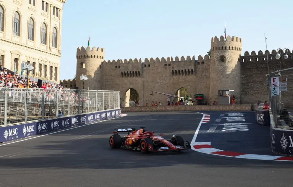Charles Leclerc, el piloto de Ferrari, durante las vueltas de clasificación en el cicuito urbano de Bakú. Foto: Scuderia Ferrari