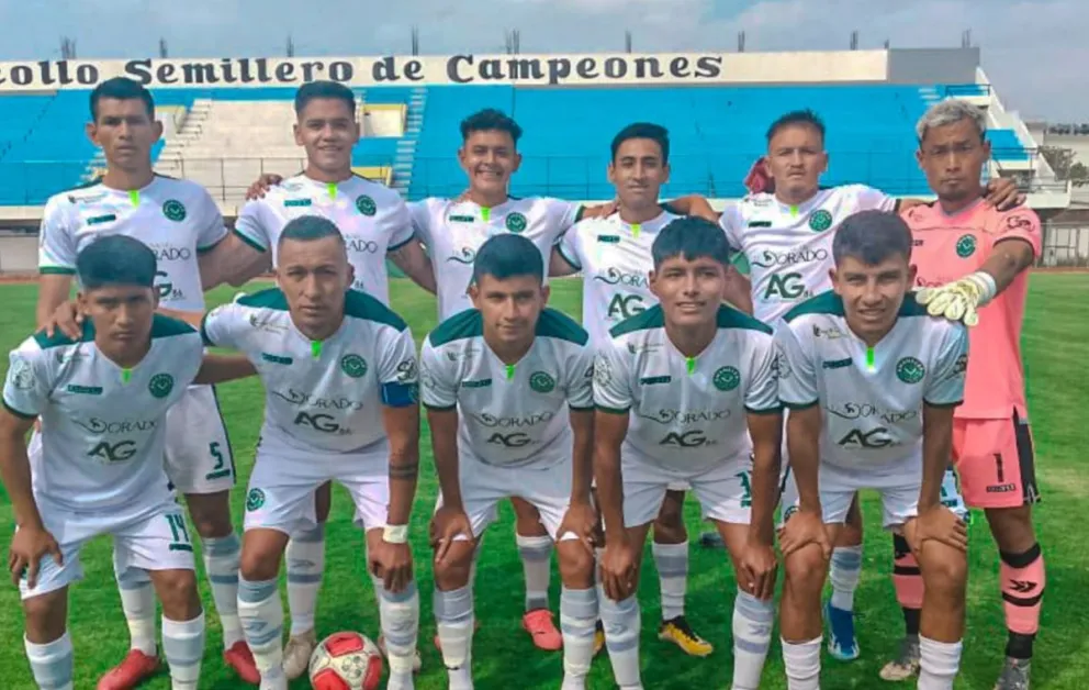 Plantel de Amanecer de Cochabamba que se clasificó a los octavos de final. Foto: club Amanecer