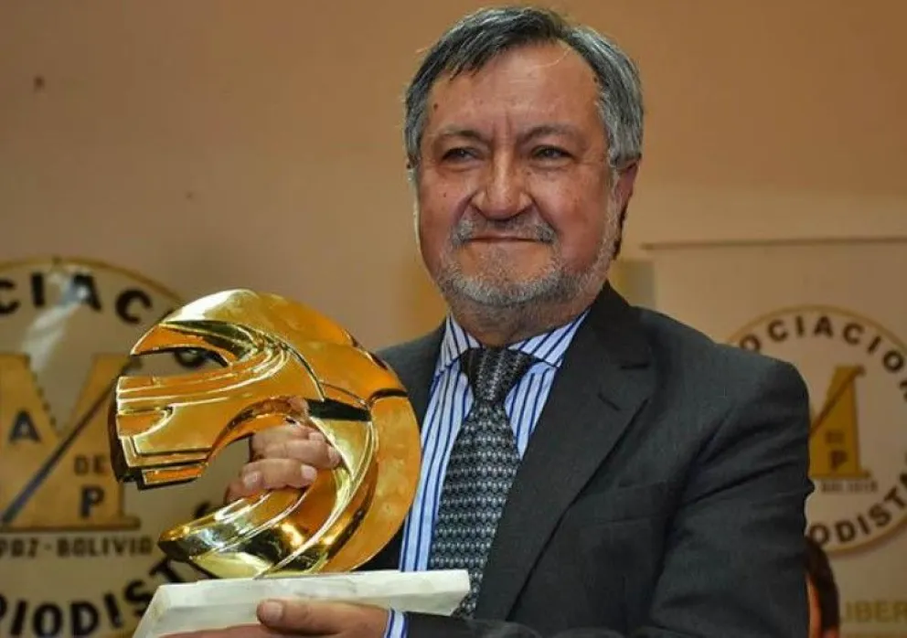 Juan Carlos Salazar cuando recibió el Premio Nacional de Periodismo en 2016.  Foto: APG