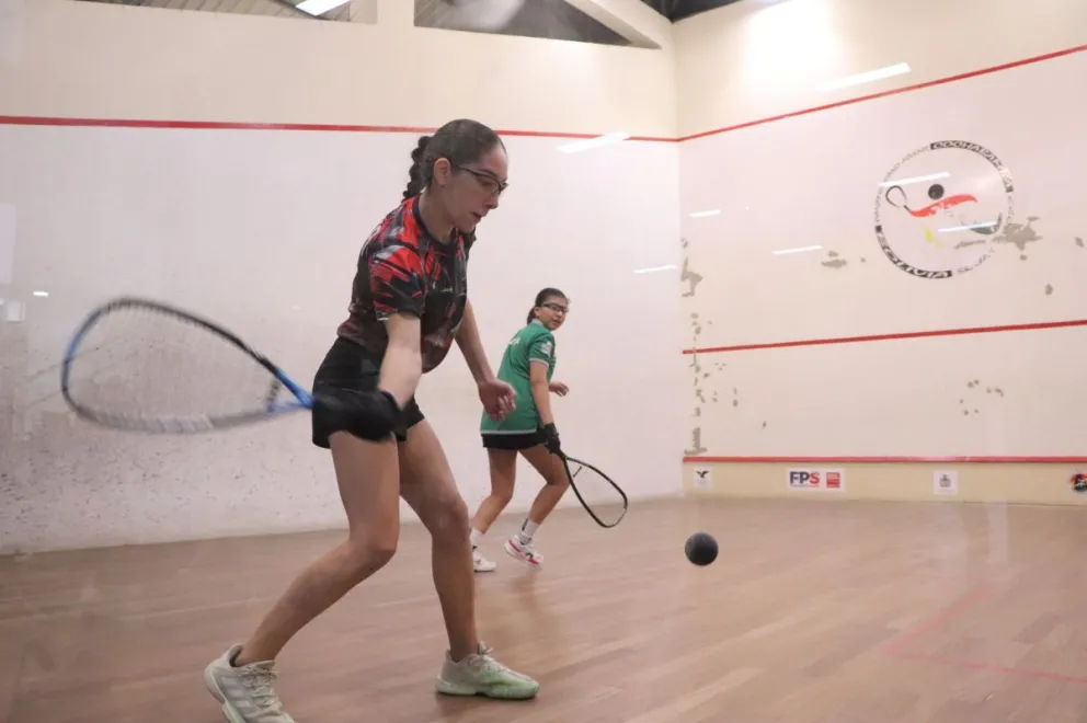 Un partido anterior de squash. Foto: Federación Boliviana de Squash.