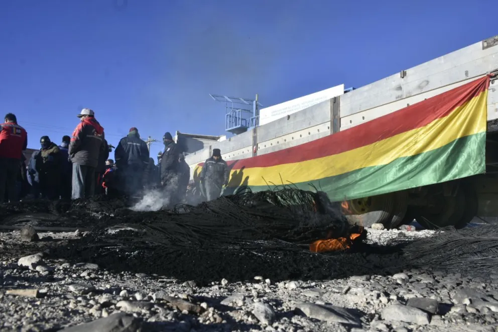 Un bloqueo anterior en la frontera con Chile. Foto: APG