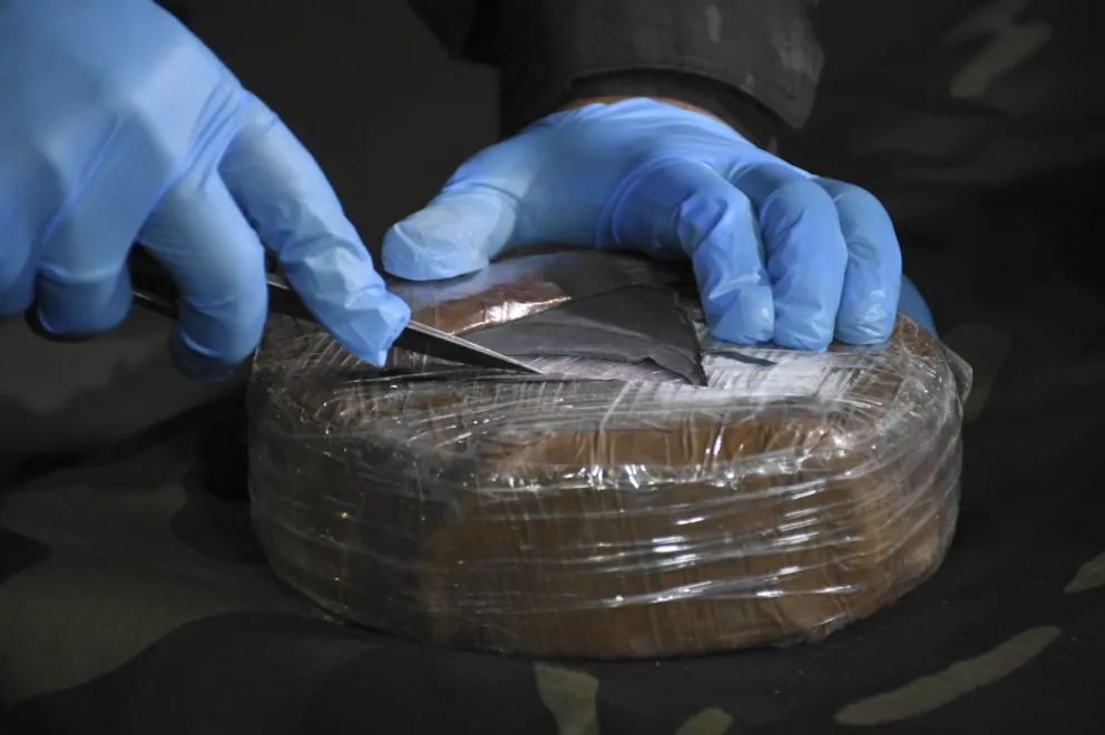 Un paquete de droga incautado por la Felcn en una imagen de archivo. Foto: APG