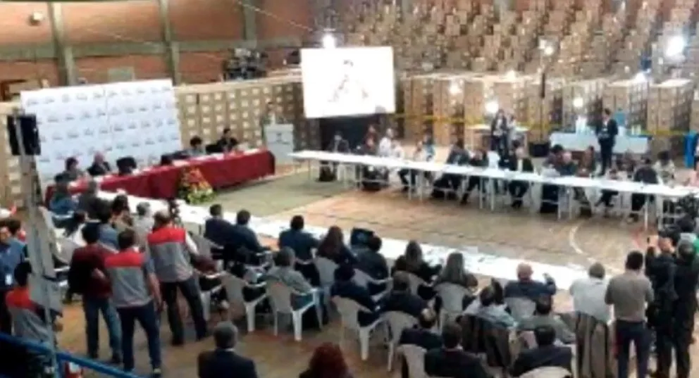 La mesa técnica que revisará los datos de población del censo instalada en la ciudad de La Paz. Foto: captura