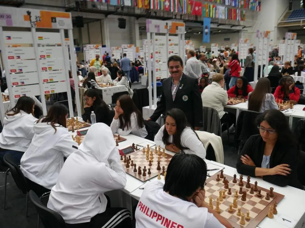 La selección femenina (der.) en su duelo con Filipinas. Foto: Fide America.