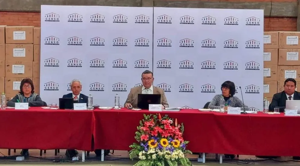 El director del INE, Humberto Arandia, en la mesa técnica que se instaló este lunes. Foto: INE