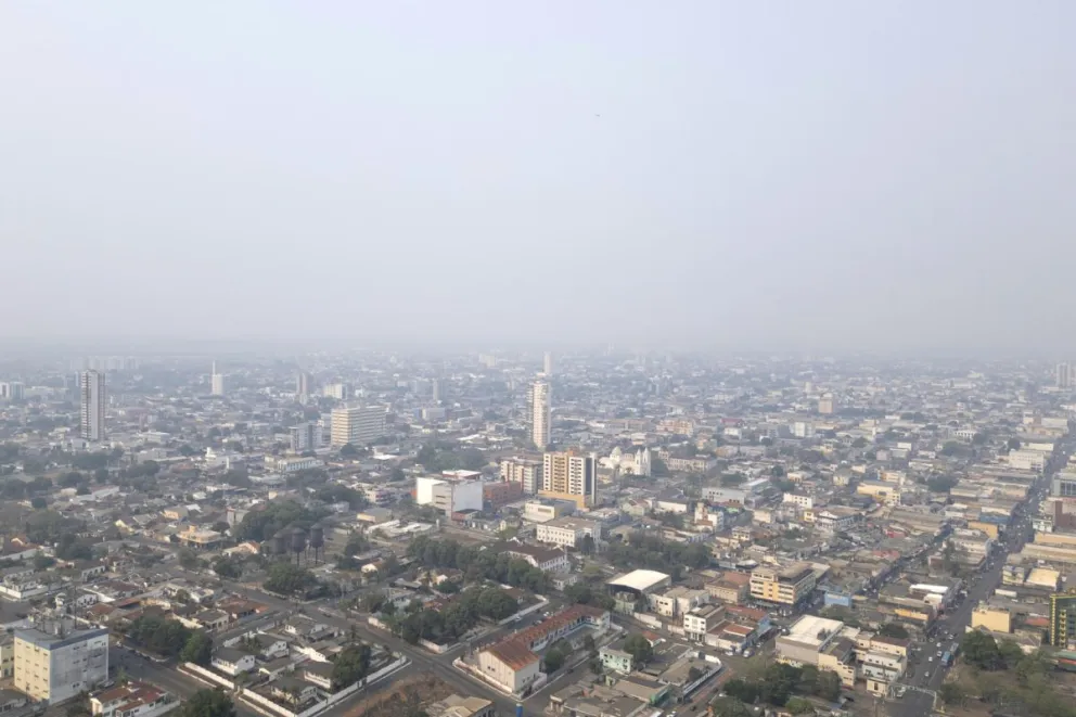 Humo provocado por los incendios en la ciudad de Porto Velho, Brasil. Foto: EFE