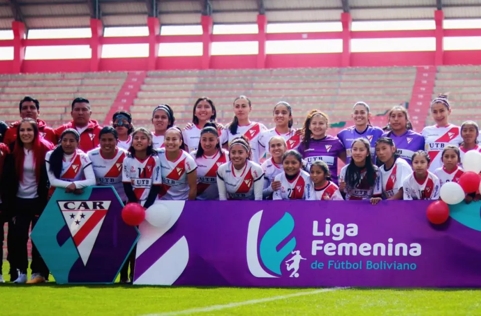 Equipo femenino de Always Ready en uno de sus partidos de la Liga Femenina. Foto: club Always Ready
