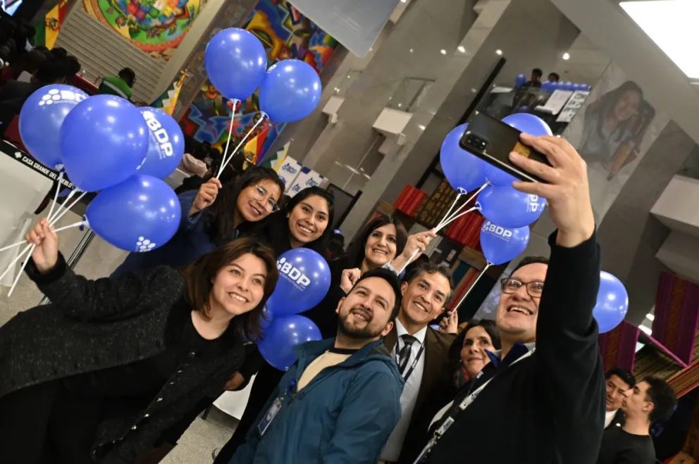 Jóvenes en el lanzamiento del programa Emprende Joven BDP, en los primeros días de septiembre. Foto: ABI
