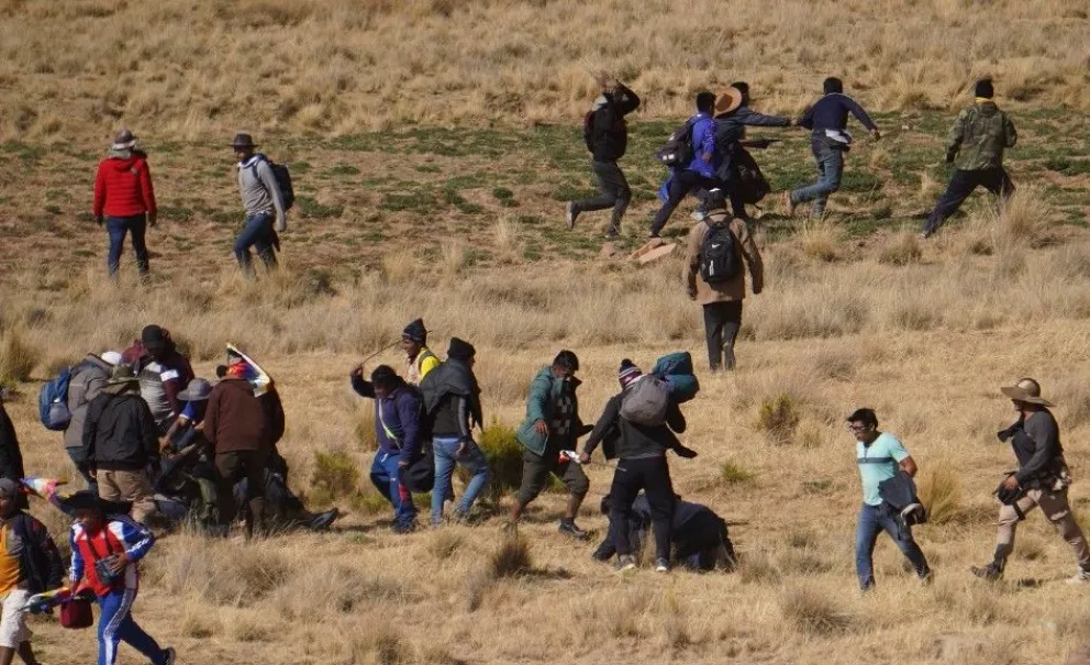 El punto del enfrentamiento de esta tarde entre "evistas" y "arcistas". Foto: APG