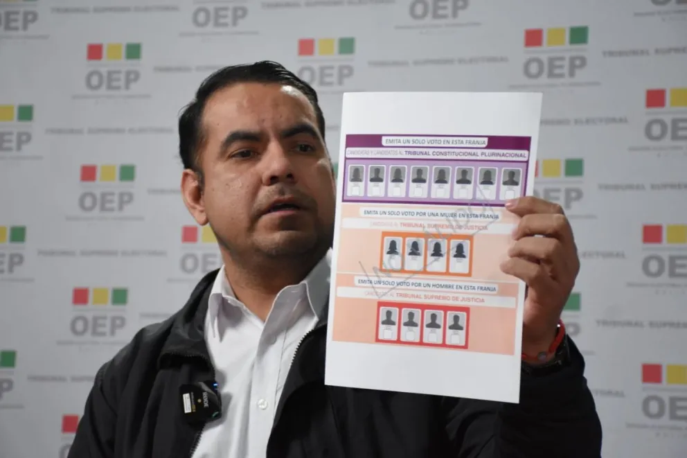 El vice del TSE anuncia que habrá dos papeletas de sufragio para las judiciales. Foto: APG