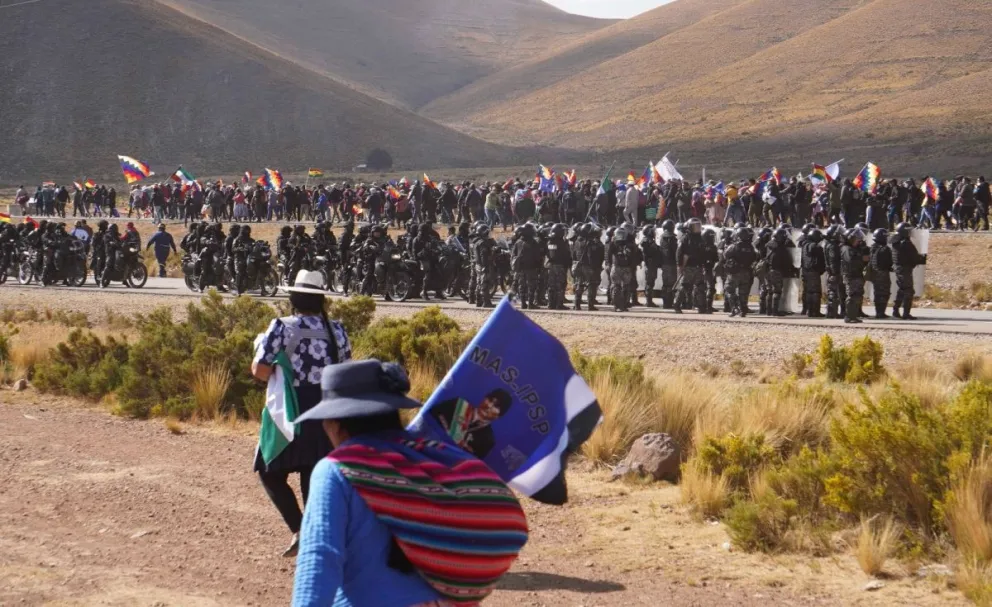 La justicia dictó condena contra cuatro personas, por el bloqueo de caminos que inició la Federación Túpac Katari. Foto: APG