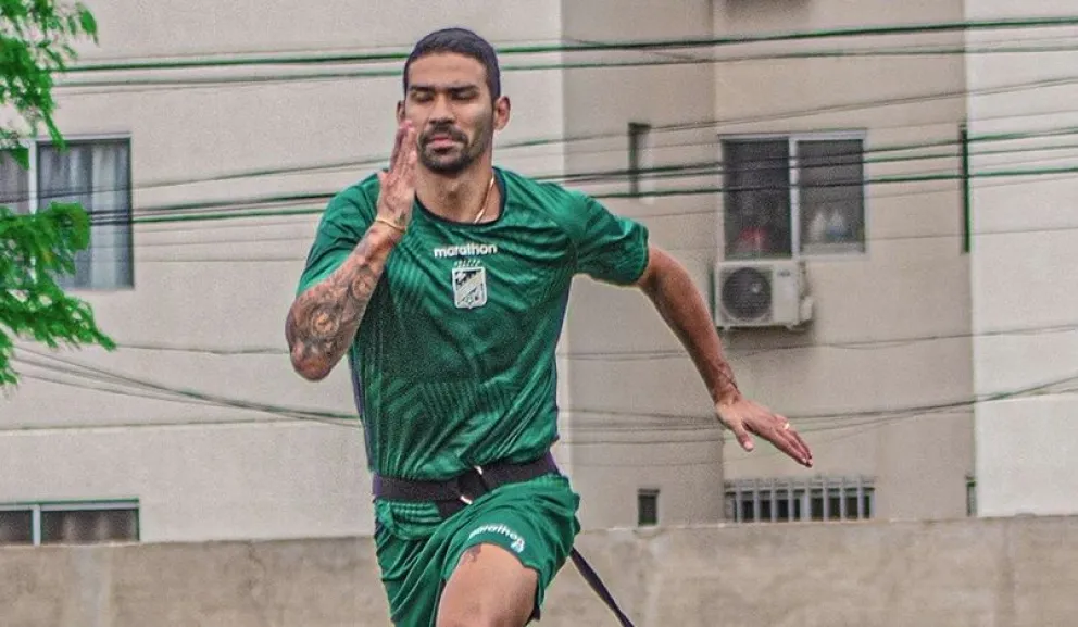 Bejarano en un entrenamiento con Oriente tras su recuperación. Foto: Oriente Petrolero.