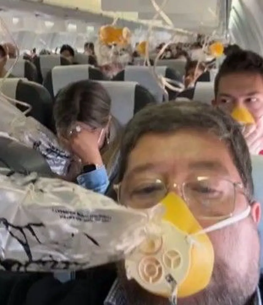Samuel Doria Medina con la máscara en la nave de BoA. Foto: Captura Red X de Doria Medina