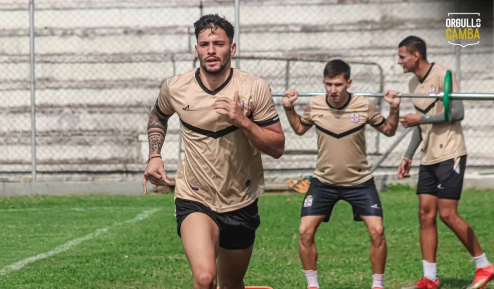 Entrenamiento del plantel blanco. Foto: Real Santa Cruz.