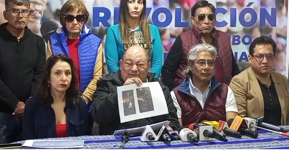 El exministro Carlos Romero denuncia que el Gobierno trasladó barras bravas de Santa Cruz . Foto: Captura de Facebook