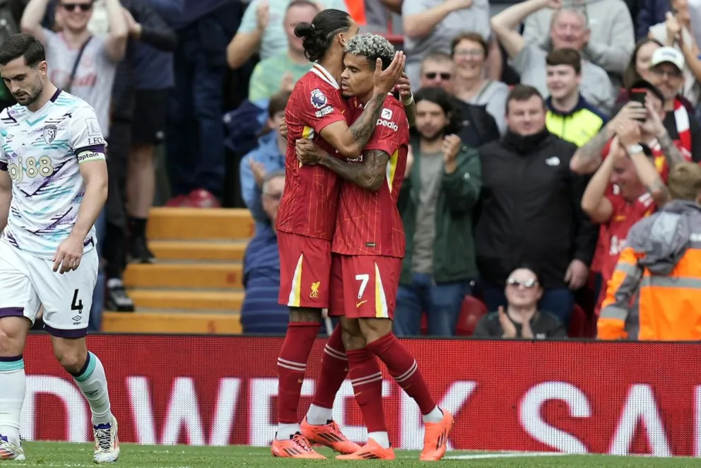 El delantero Luis Diaz, del Liverpool, celebra el 2-0 durante el partido de la Premier League que han jugado Liverpool y AFC Bournemouth en Liverpool, Reino Unido. Foto: EFE