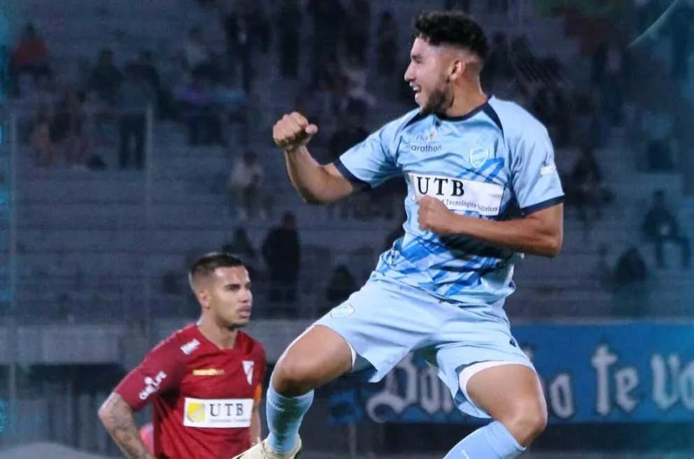 Carlos Sejas celebra el único tanto del compromiso en el Valle. Foto: Aurora