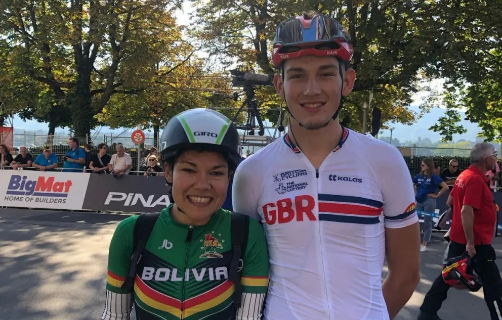 Villanueva (izq.) previo a su participación en el contrarreloj individual. Foto: Floren Vilanueva.