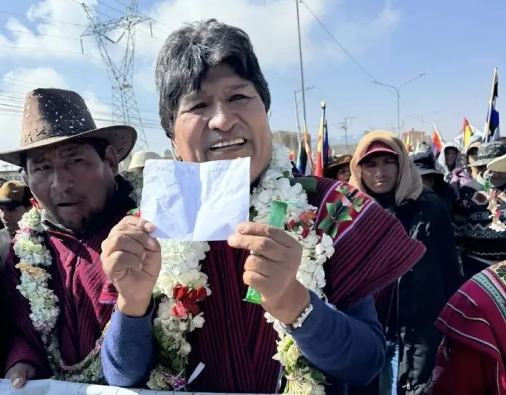 Morales, durante el recorrido de la marcha evista que llegó esta tarde a La Paz. Foto: AMUN