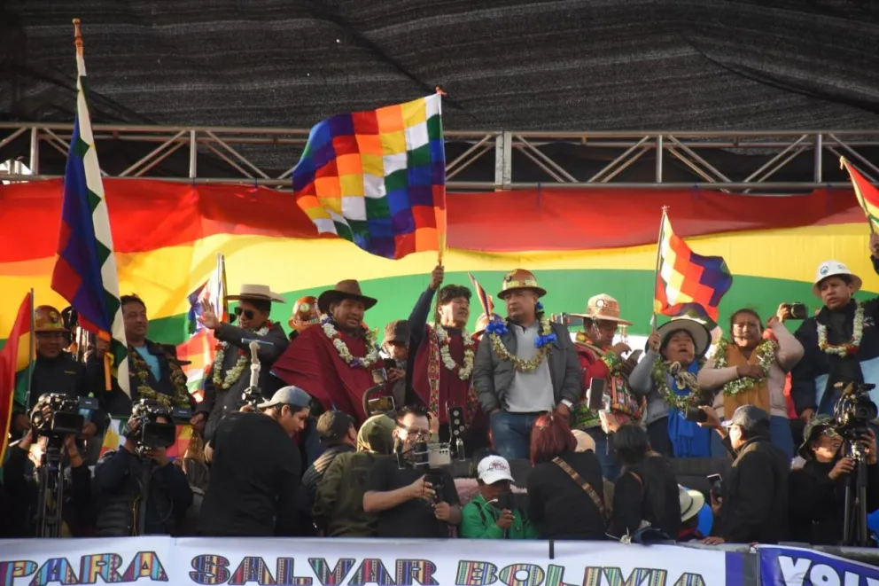 Evo Morales durante el mitin con sus partidarios ayer. Foto: APG