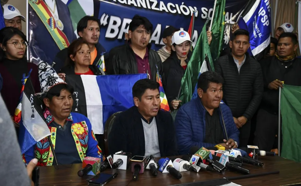 Dirigentes del MAS afines a Luis Arce en una conferencia anterior. Foto: APG