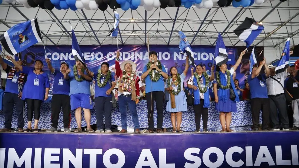 El expresidente Evo Morales y sus afines en el X Congreso de Lauka Ñ. Foto: Opinión