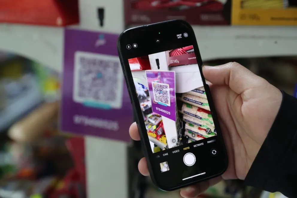 Los QR son mal usados por los delincuentes.   Foto: EFE