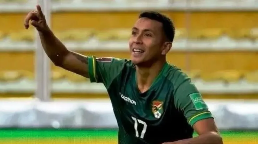 Roberto Fernández será baja en la selección para jugar contra Colombia en Villa Ingenio. Foto: FBF