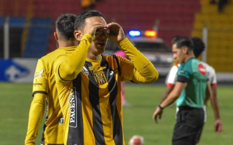 Bruno Miranda, delantero de The Strongest, festeja su gol ante Nacional. Fue convocado a la selección nacional. Foto: The Strongest.