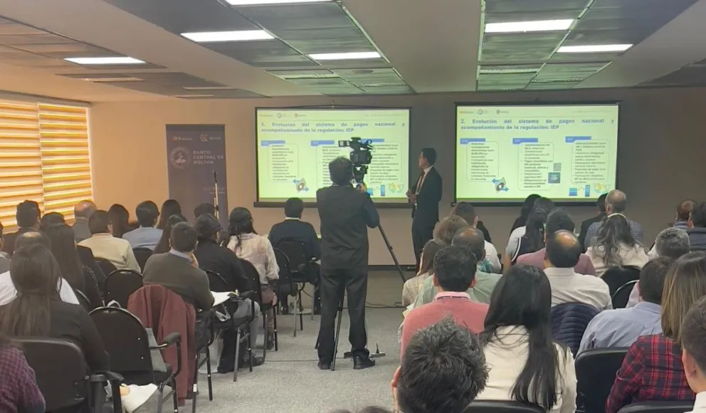 Una capacitación del BCB sobre canales electrónicos de pago. Foto: BCB