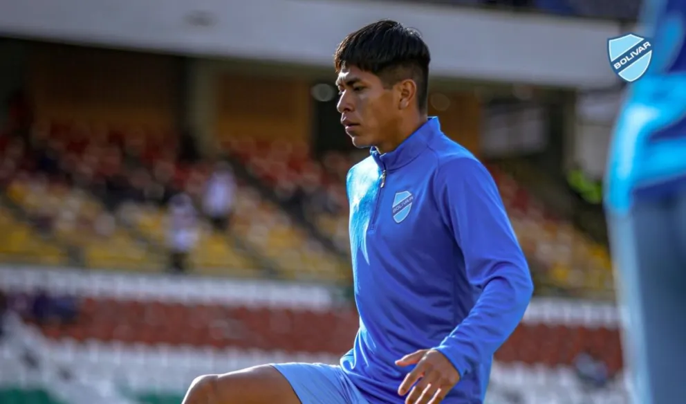 Ervin Vaca en un calentamiento previo con la Academia. Foto: Club Bolívar.