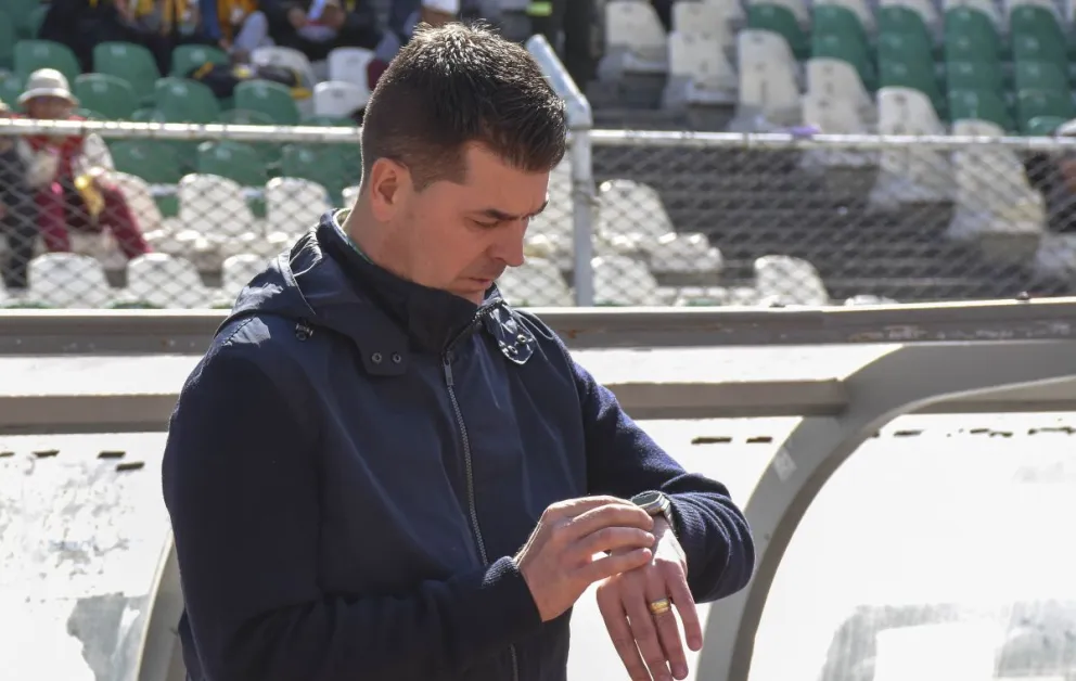 Ismael Rescalvo, director técnico de The Strongest en la previa de un partido en La Paz. Foto: APG.