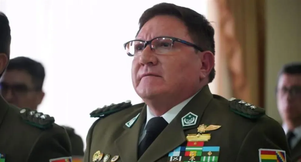 La autoridad policial retornó a la capital cruceña, a continuar sus labores como comandante departamental. Foto: Bolivia News (Facebook)