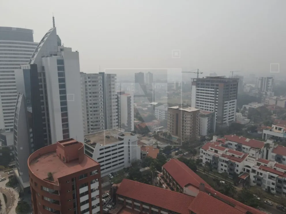 Humo en Santa Cruz como consecuencia de los incendios, el pasado 25 de septiembre. Foto: Red Uno