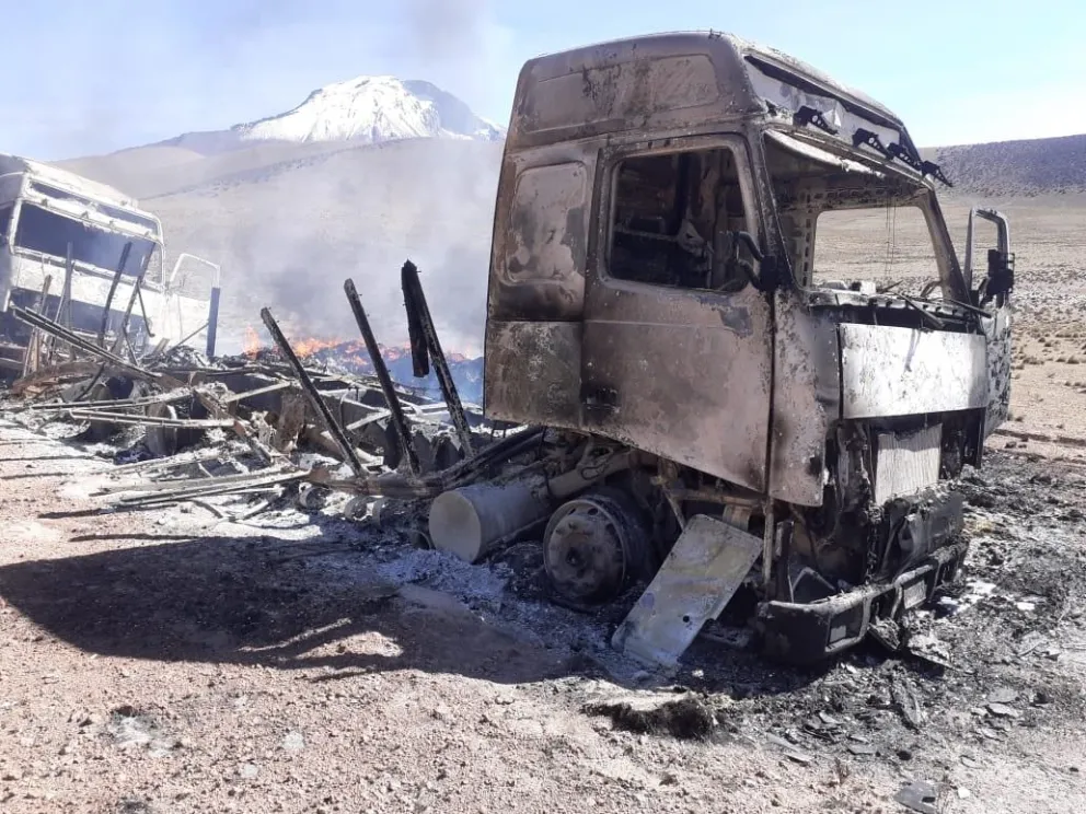 Foto ilustrativa. El Gobierno identificó camiones con carga de contrabando en la comunidad Sacabaya. Foto: Min Defensa.