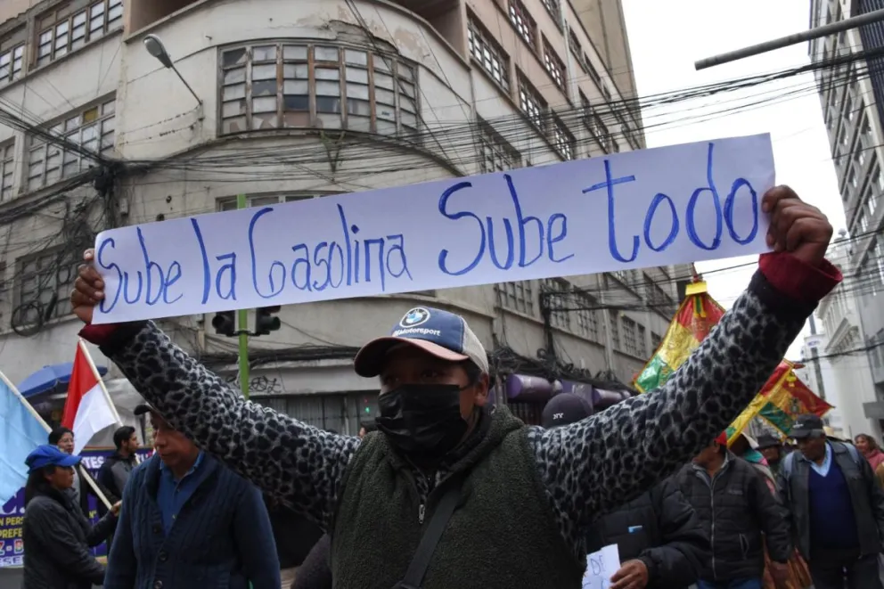 Una protesta social este lunes en el centro de La Paz. Foto: APG