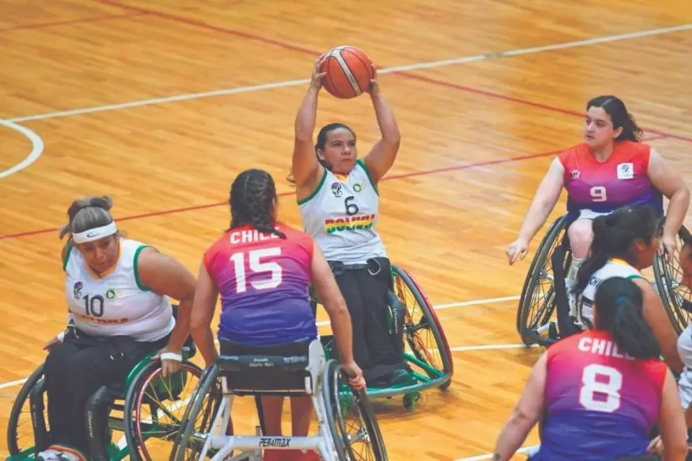 La selección femenina de básquetbol sobre silla de ruedas en un torneo pasado. Foto: ABI
