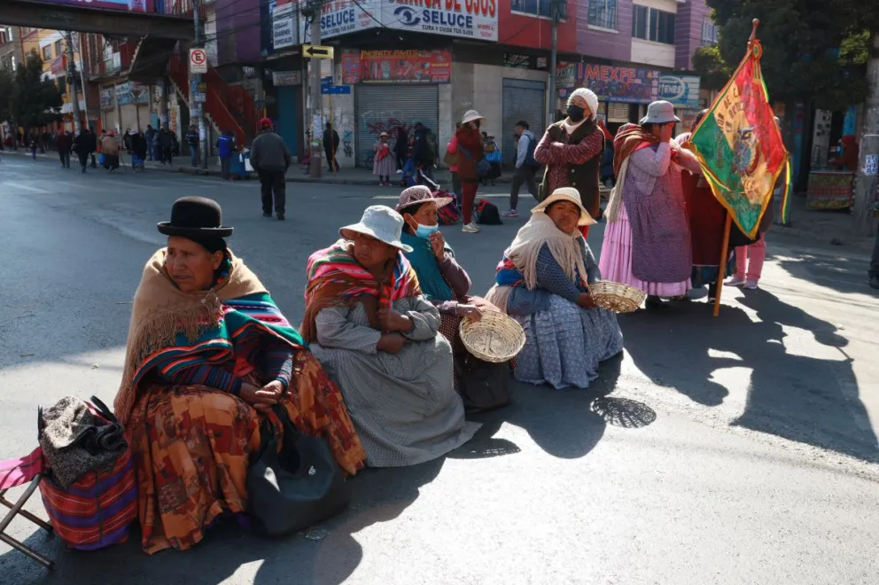 El "cacelorazo" de este martes en El Alto. Fotos: APG