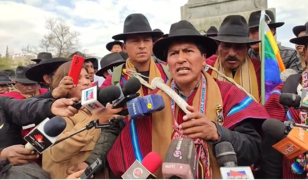 David Mamani, Ejecutivo de la Federación Única de Trabajadores Campesinos de La Paz, anuncia el inicio de bloqueos desde el sábado.