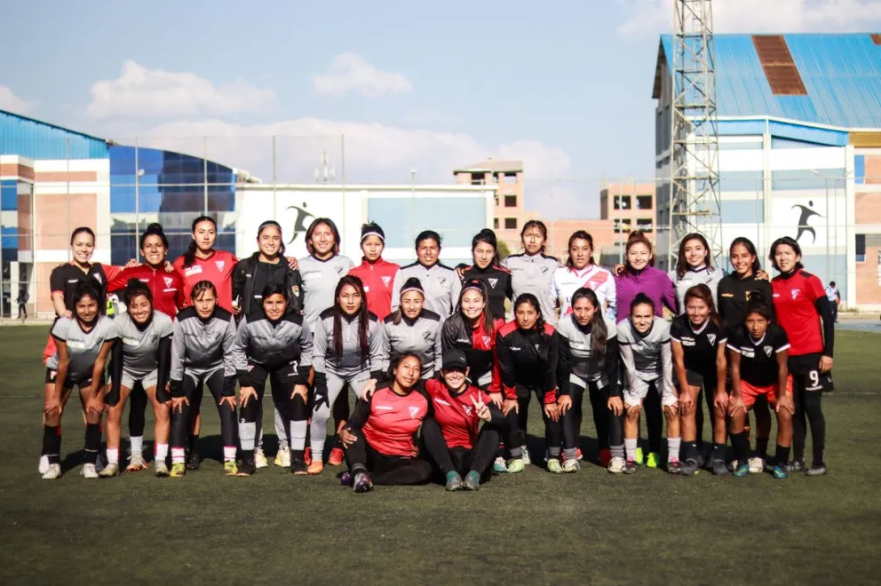 El plantel de Always tras su entrenamiento de este martes. Foto: Always Ready.