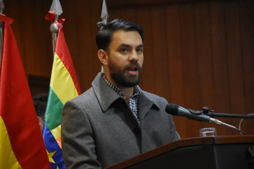 Ministro Del Castillo, durante una rueda de prensa, este miércoles. Foto: APG