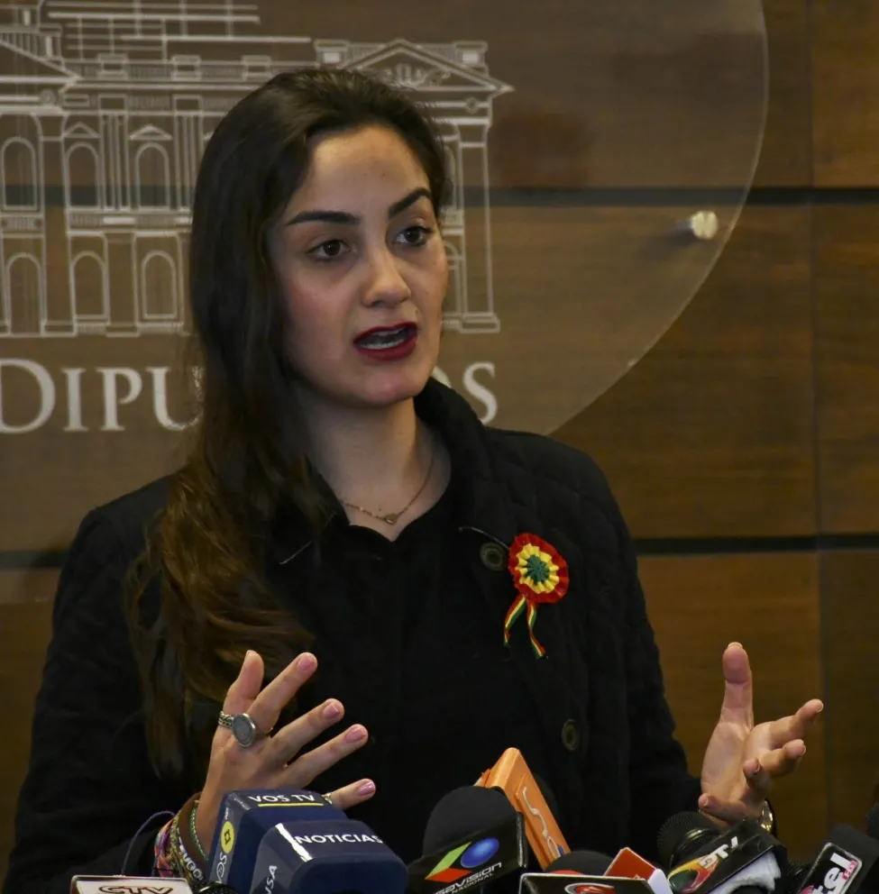 La diputada Nayar en una anterior conferencia de prensa. Foto: APG